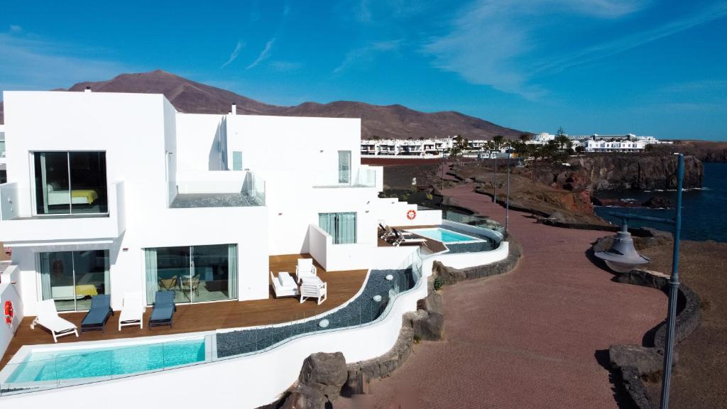 CalaLanzarote Suites - hotel aan de kust