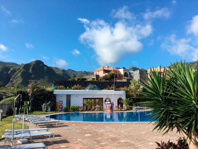 Hotel Luz Del Mar - zwembad met bergzicht