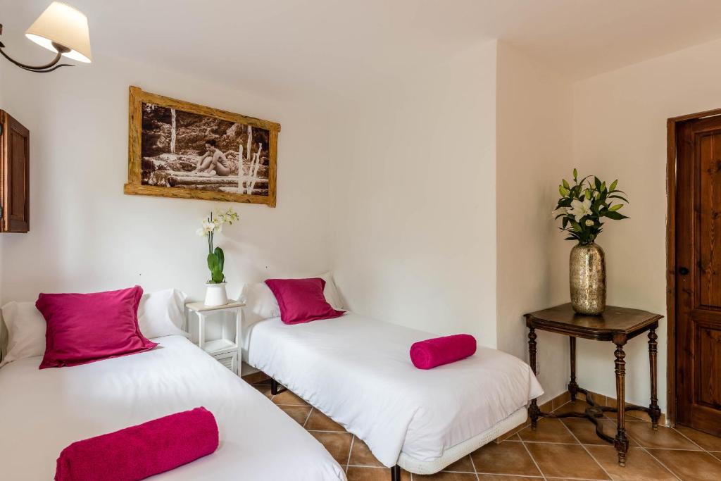 Agroturismo Can Pere Sord - tweepersoonskamer met aparte bedden