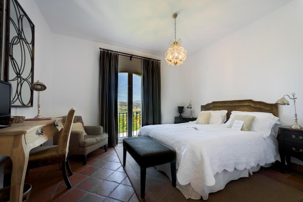 B Bou Cortijo Bravo - kamer met terrasdeuren