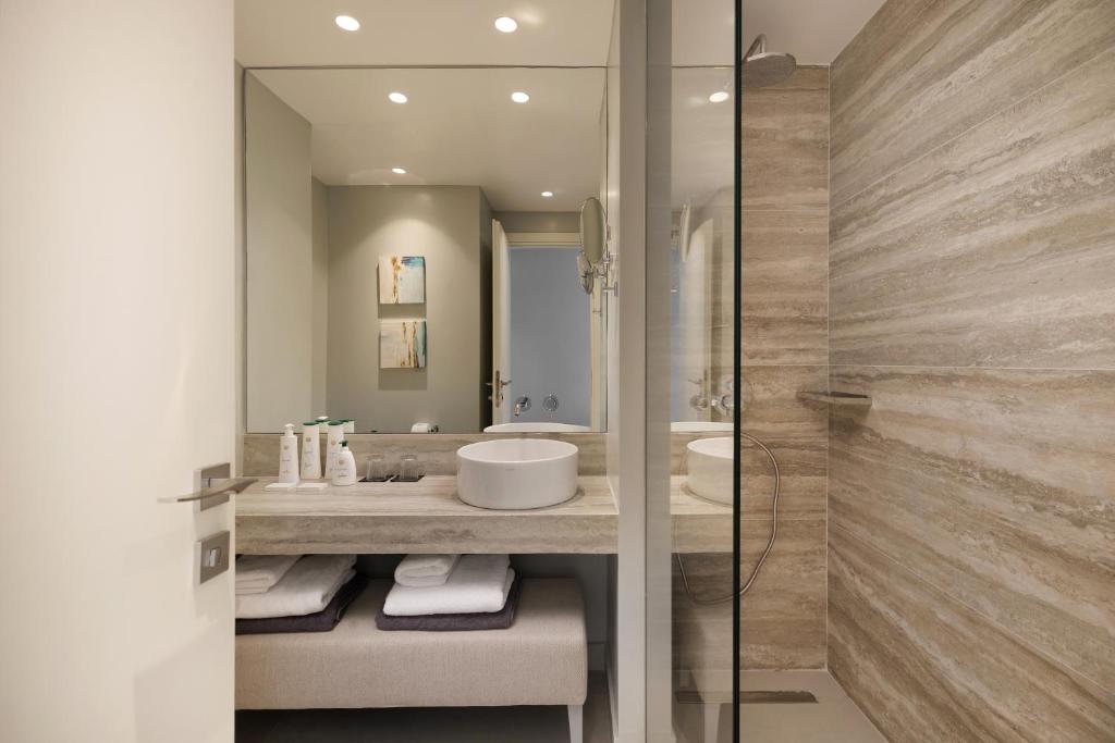 Rodostamo Hotel en Spa - badkamer met inloopdouche