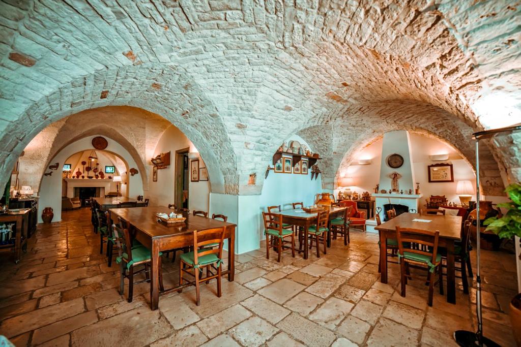 Masseria Il Frantoio - eetzaal onder het stenen gewelf