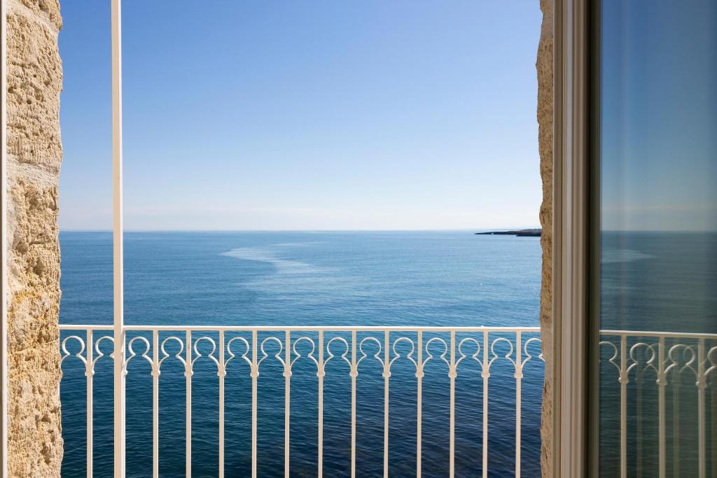 Dimora Don Ferrante - balkon met uitzicht op de Adriatische Zee