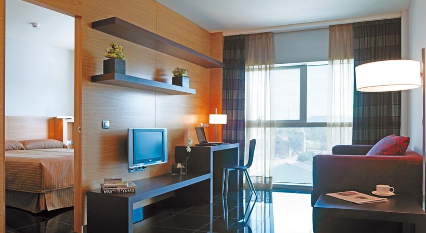 Aparthotel Hesperia Fira Suites-Barcelona