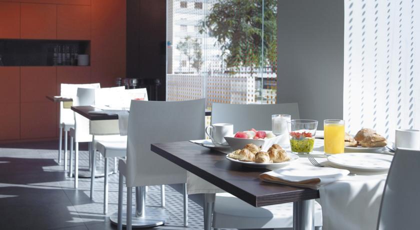 Aparthotel Hesperia Fira Suites-Barcelona