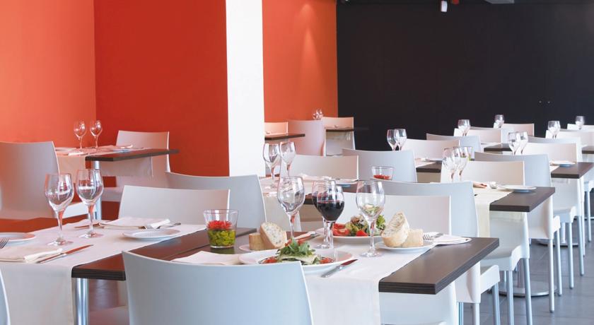 Aparthotel Hesperia Fira Suites-Barcelona