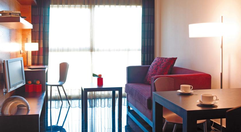 Aparthotel Hesperia Fira Suites-Barcelona