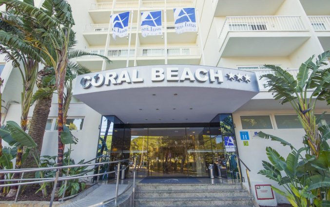 Entree van Hotel AzuLine Coral Beach op Ibiza