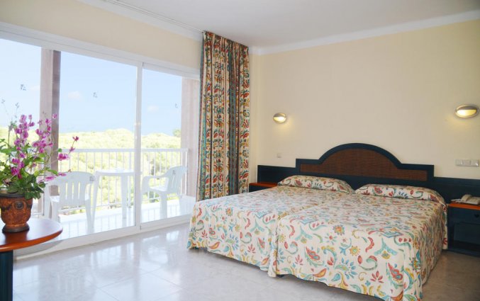 Tweepersoonskamer van Hotel AzuLine Coral Beach op Ibiza