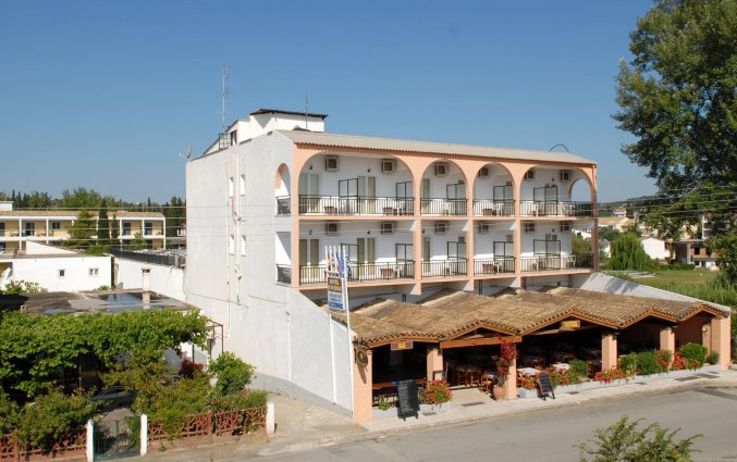 Gebouw van Hotel Popi Star op Corfu