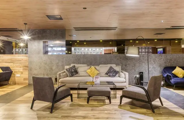 Hotel Solana lounge