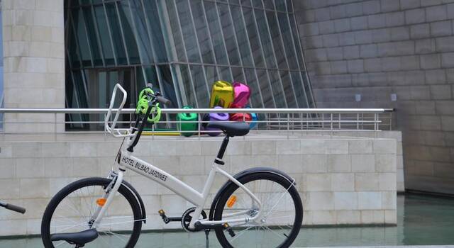Huurfiets van Hotel Bilbao Jardines in Bilbao