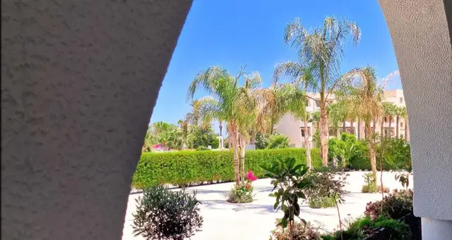 Hotel Sveltos tuin