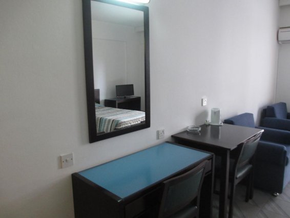 Bureau op een spaalkamer van Appartementen Atrium Zenon Larnaca Cyprus