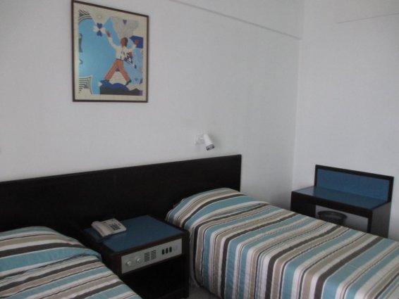 Slaapkamer met apparte bedden van Appartementen Atrium Zenon Larnaca Cyprus