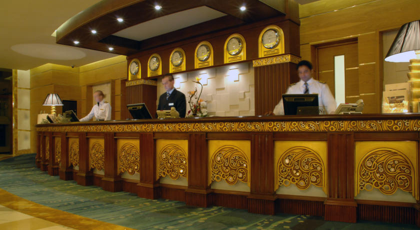 Receptie van Hotel Grand Excelsior in Dubai