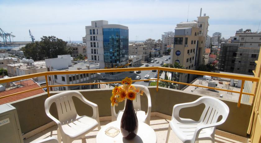 Balkon met uitzicht Hotel Sunflower