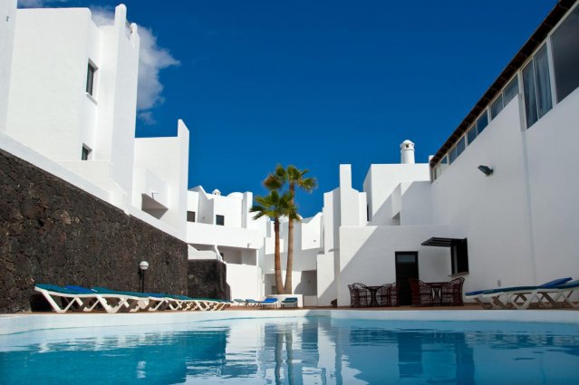 Buitenzwembad van Appartementen Tabaiba Center op Lanzarote