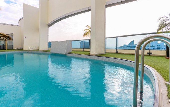 Zwembad van Aparthotel Auris First Central Suites in Dubai