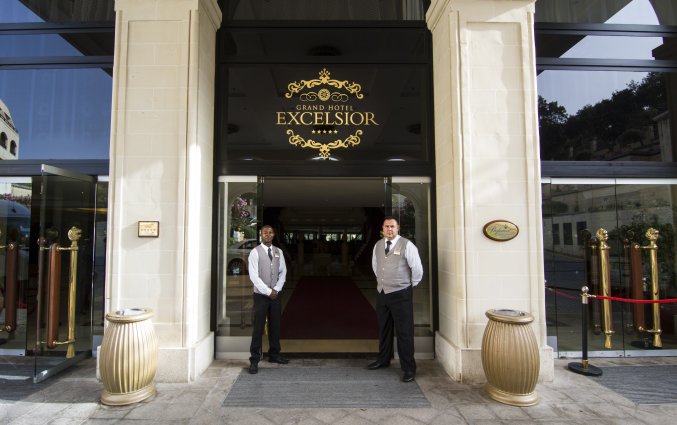 Entree van Grand Hotel Excelsior op Malta