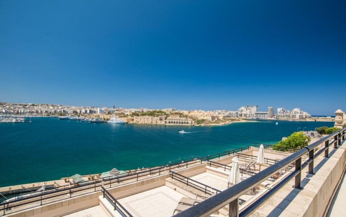 Uitzicht vanaf het terras van Grand Hotel Excelsior op Malta