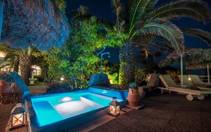 Zwembad van Hotel Villa Olympia op Santorini