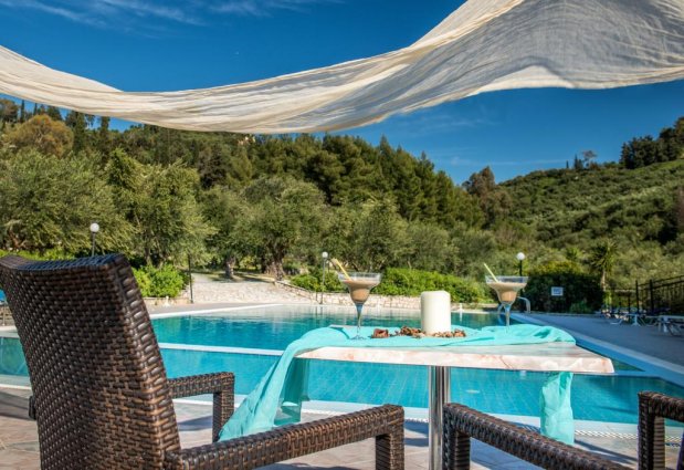 Buitenzwembad van hotel Varres op Zakyntos