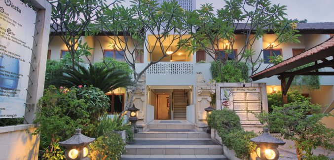 Entree van Hotel Kuta Lagoon Resort op Bali