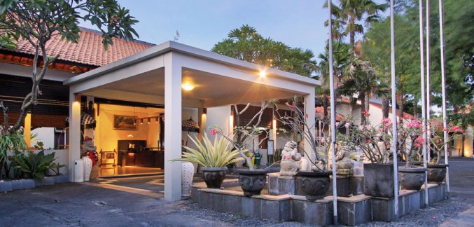 Terras van Hotel Kuta Lagoon Resort op Bali