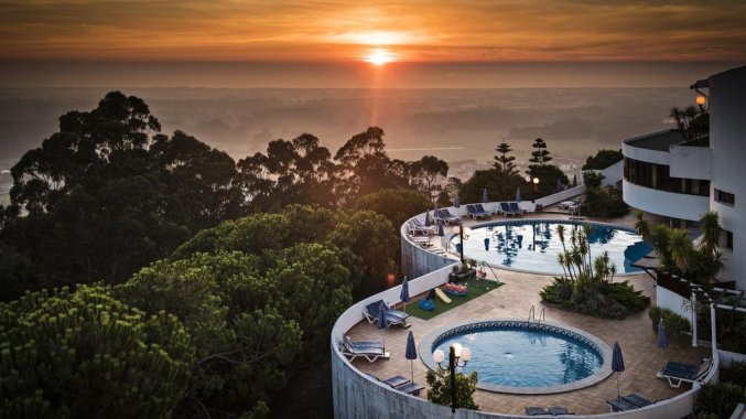 Uitzicht met zonsondergang op Hotel São Félix Hillside in Noord-Portugal