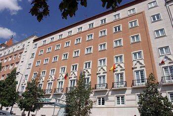 Buitenkant van Hotel Miraparque in Lissabon
