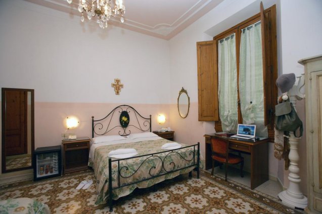 Tweepersoonskamer van Hotel Desiree in Florence