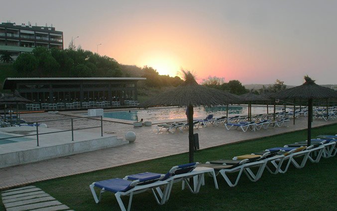 Buitenzwembad van Appartementen VitaSol Park in de Algarve