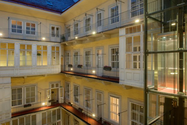 Binnenhof van Hotel Pertschy Paleis in Wenen