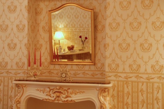 Spiegel van Hotel Pertschy Paleis in Wenen