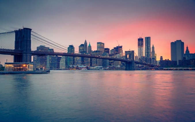 New York - Uitzicht skyline en Brooklyn Bridge