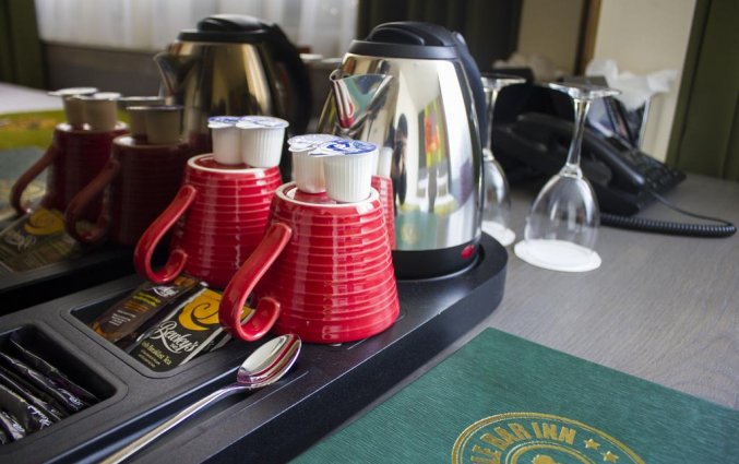 Koffie- en theefaciliteiten op een tweepersoonskamer van Hotel Temple Bar Inn in Dublin