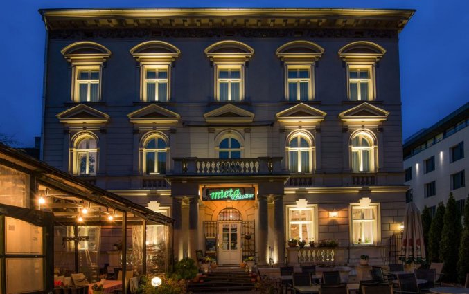 Gebouw van Hotel Garden Palace in Krakau