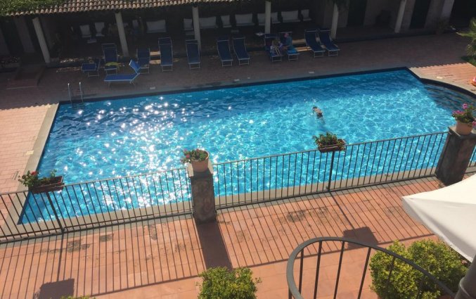 Zwembad van Hotel Etna op Sicilië