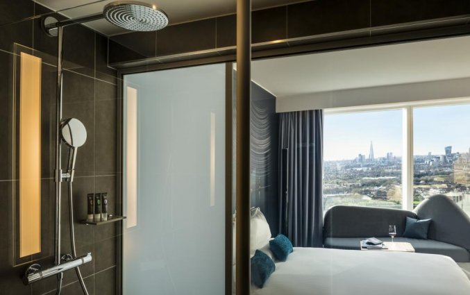 Tweepersoonskamer met badkamer van Hotel Novotel Canary Wharf in Londen