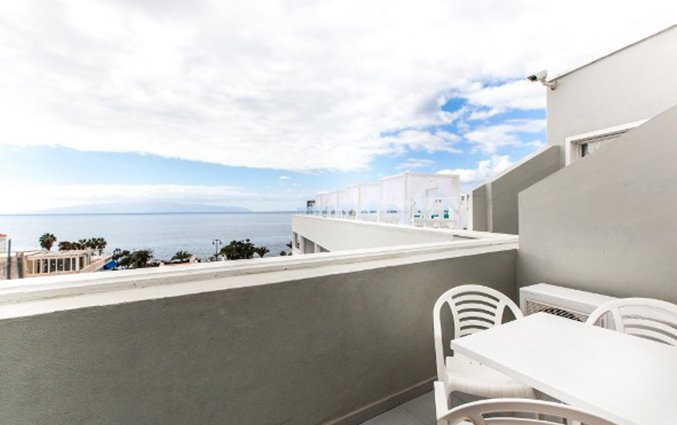 Balkon van een appartement van Hotel Blue Sea Lagos de Cesar op Tenerife