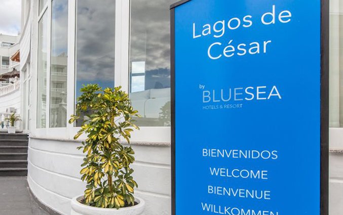 Buitenkant van Hotel Blue Sea Lagos de Cesar op Tenerife