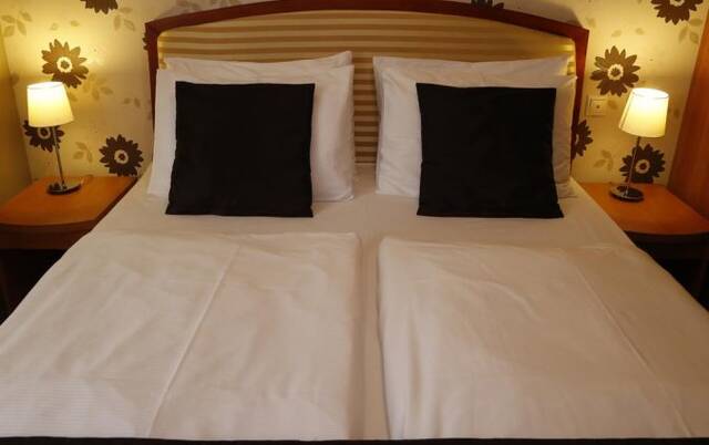 Tweepersoonskamer van Hotel Six Inn Budapest