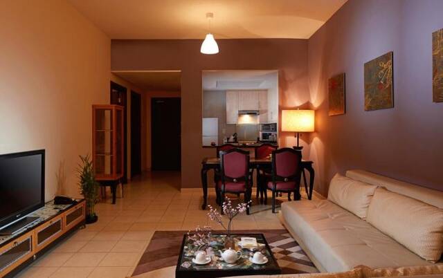 Zithoek van een appartement van Appartementen ZiQoo in Dubai
