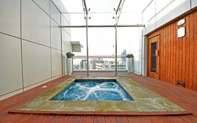 Zwembad van Hotel Jannah Marina Bay Suites in Dubai