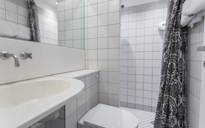 Badkamer van een tweepersoonskamer van hotel Copenhagen Star in Kopenhagen