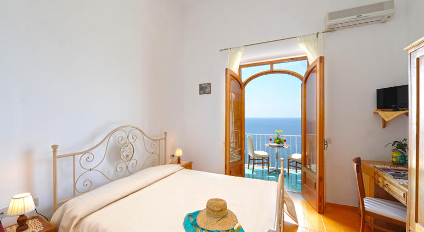 Tweepersoonskamer van Hotel Villa Bellavista in Amalfi