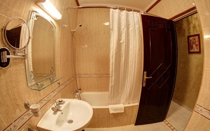 Badkamer van een tweepersoonskamer van Hotel Amani Appart in Marrakech