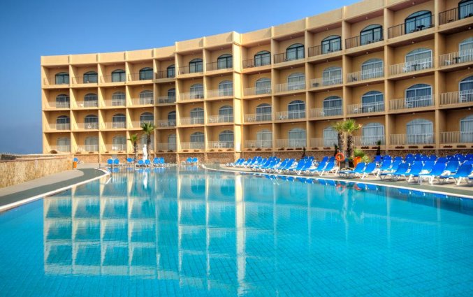 Zwembad van hotel Paradise Bay malta
